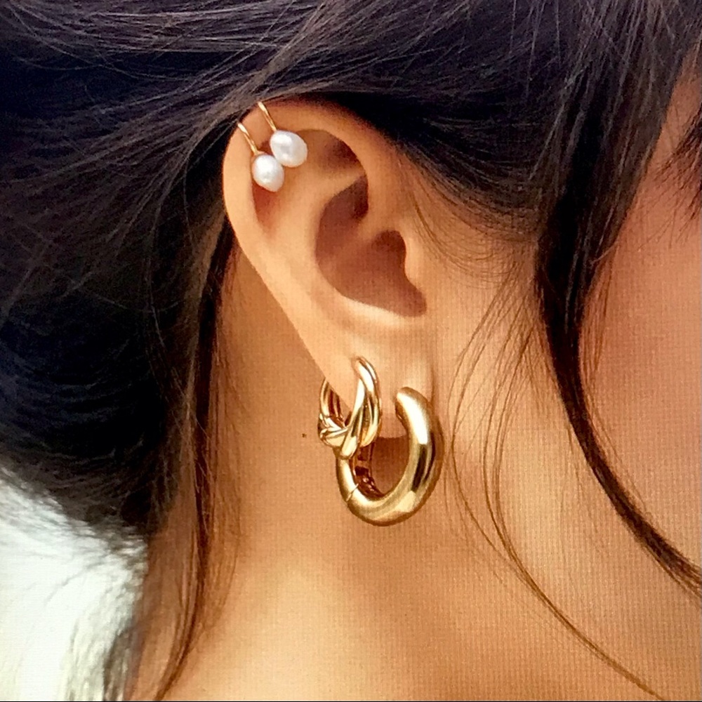 🤍BaubleBar Aleah Ear Cuff Set🤍 - Picture 3 of 7